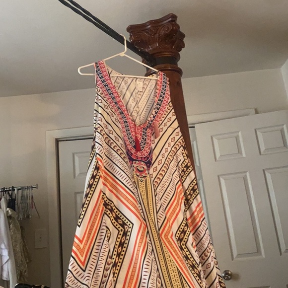 Printed dress with ruffle bottom - Picture 2 of 4